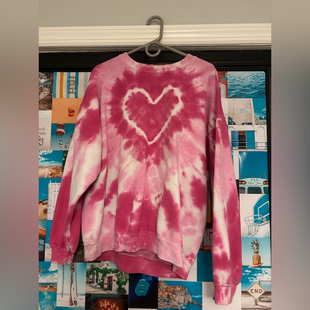 urban outfitters heart sweatshirt